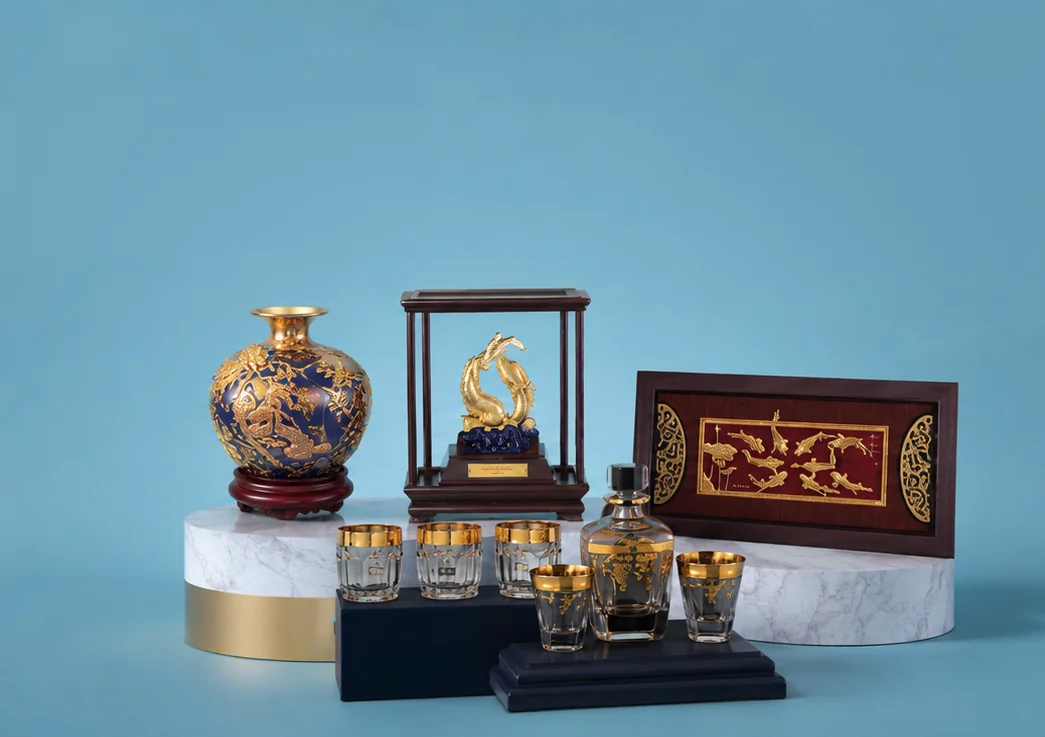 Quà tặng cao cấp — sản phẩm Go Brand Gift trên bục trưng bày